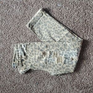 FASHION NOVA Womens HighRise Distressed  Cheetah Print Straight Legged Jeans